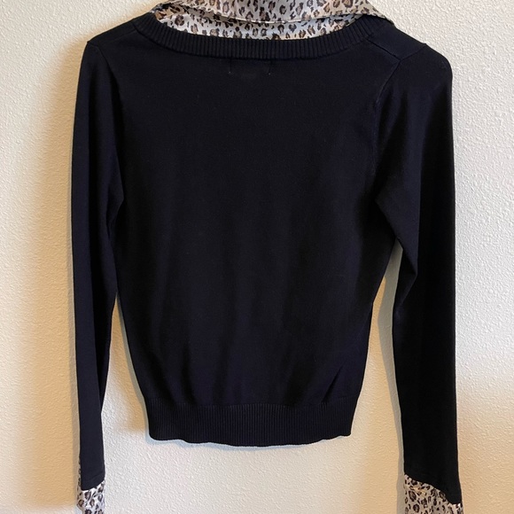 Sweater 😍 - Picture 3 of 10